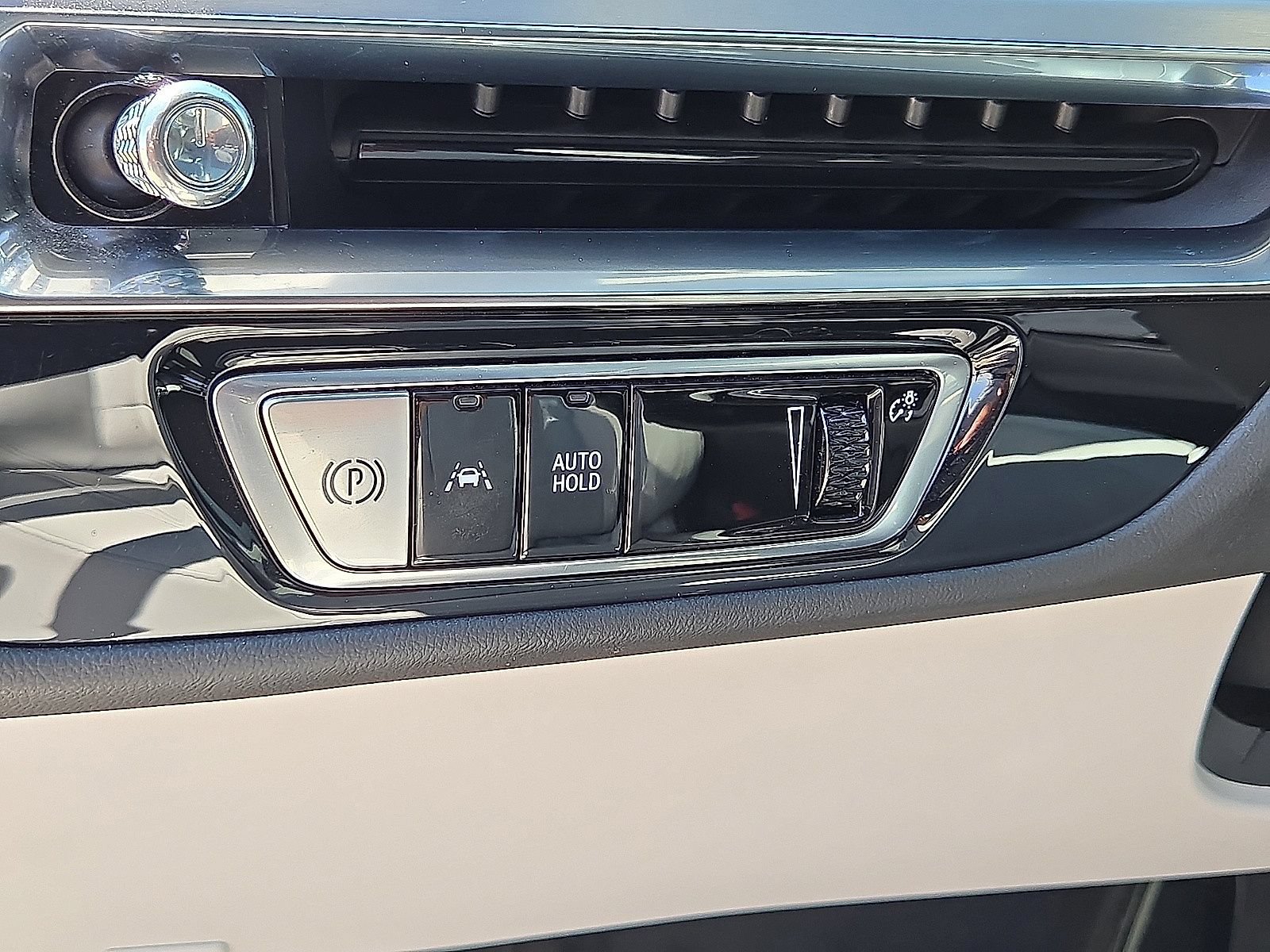 Used 2024 Cadillac Lyriq Sport AWD/4WD image 26
