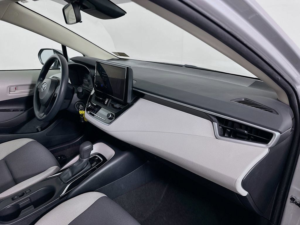 Used 2024 Toyota Corolla LE image 27