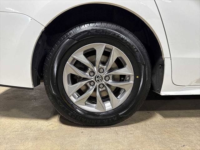 Certified 2022 Toyota Sienna LE FWD image 10