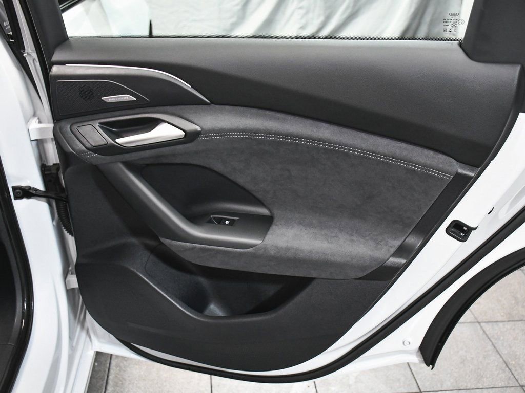 Used 2025 Audi S6 e-tron Prestige w/ 21" Black Optic Package image 17