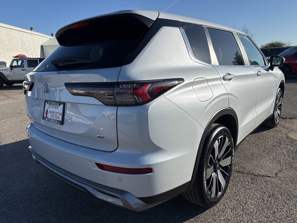 New 2026 Mitsubishi Outlander SE image 7