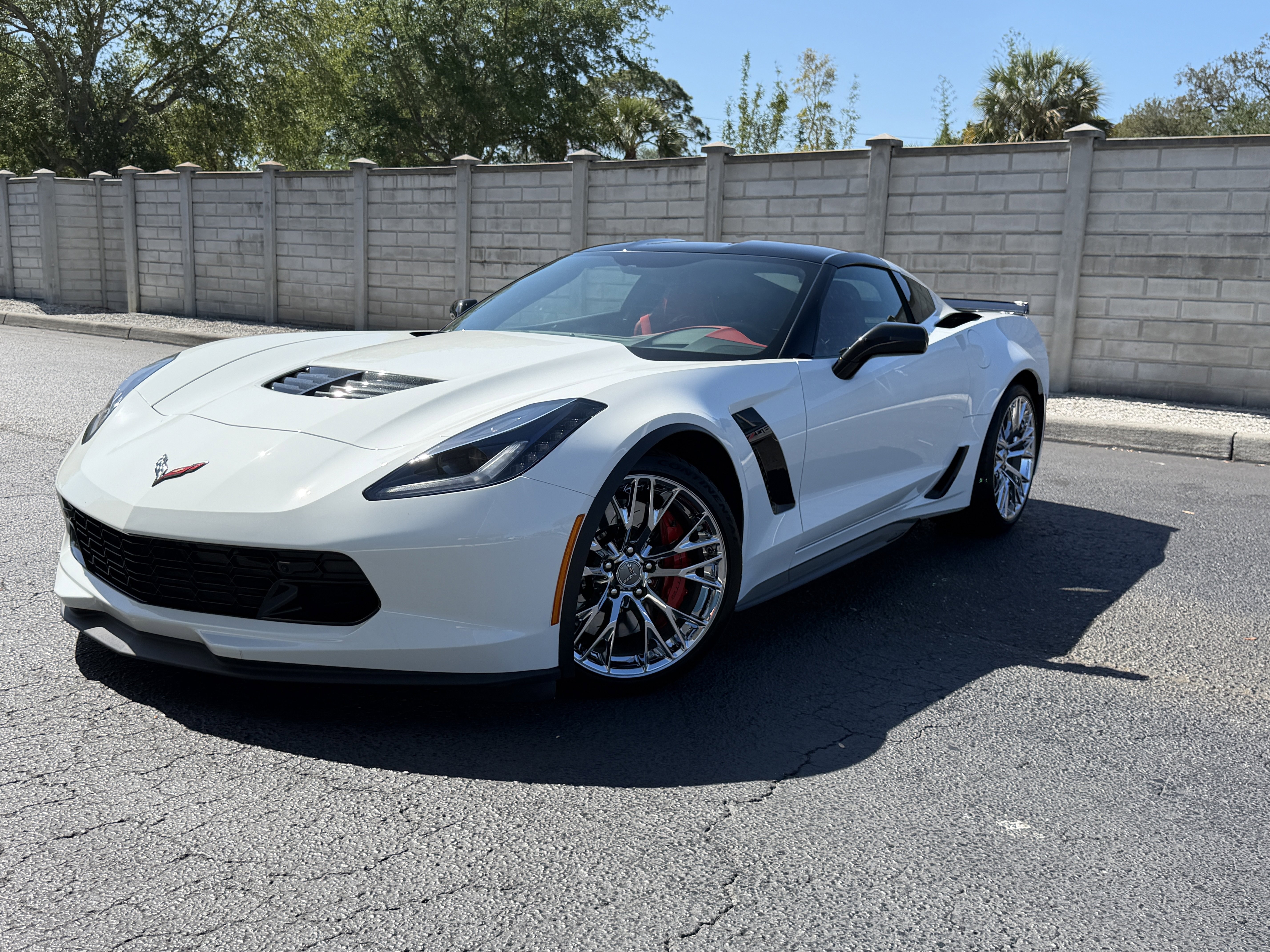 Used 2019 Chevrolet Corvette Z06 RWD image 1