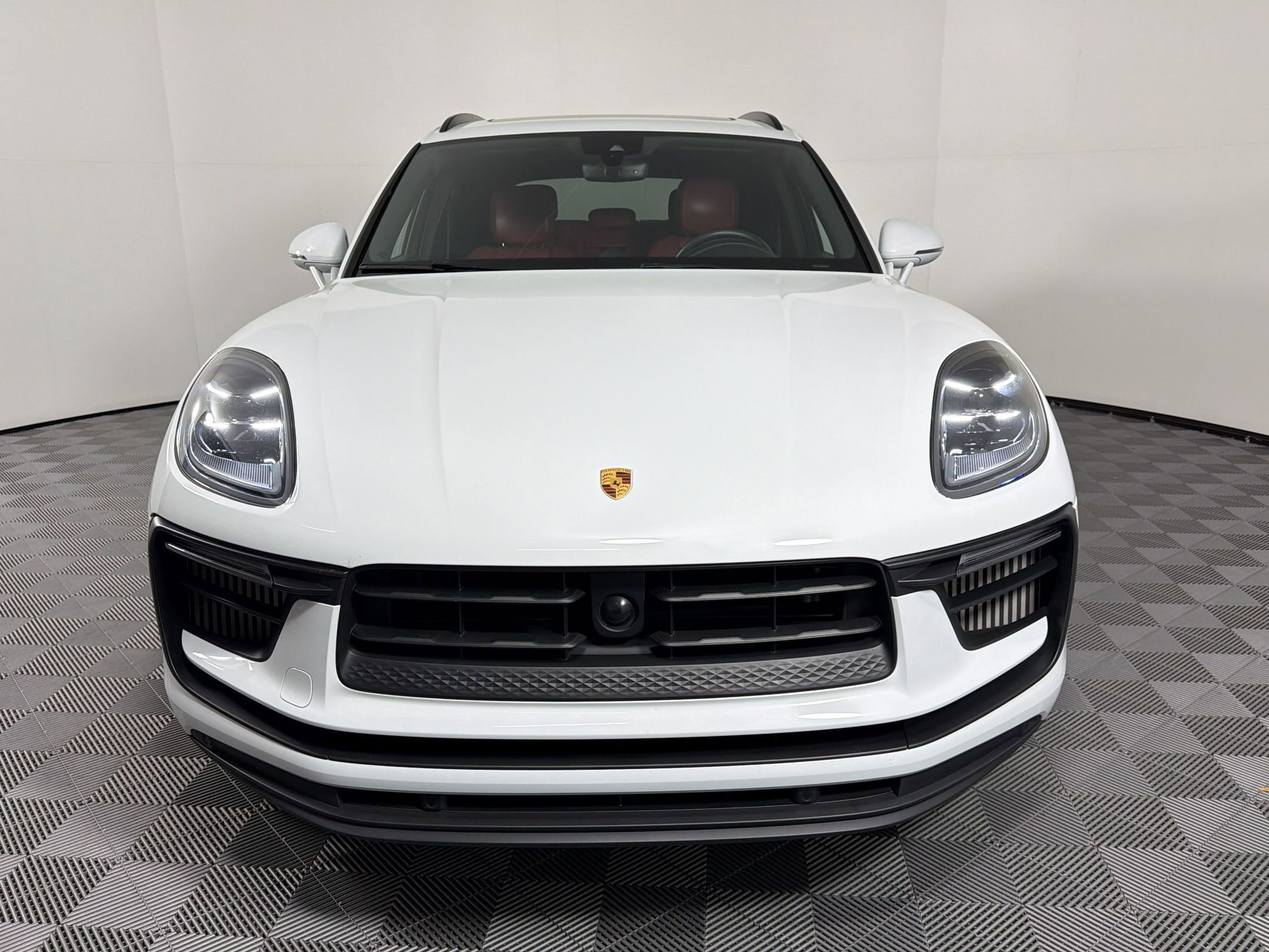 Certified 2023 Porsche Macan S image 6