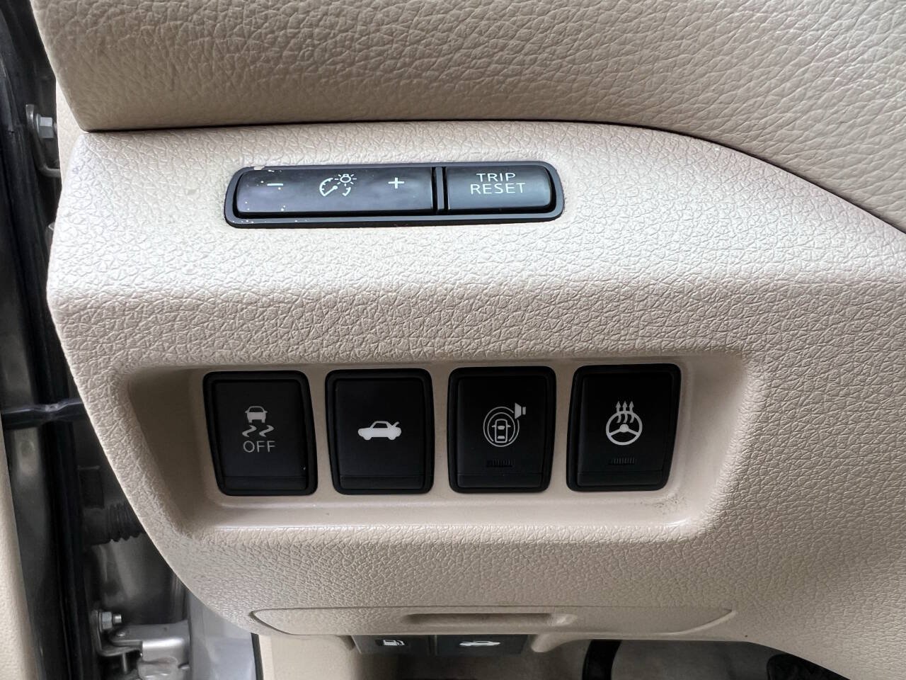 Used 2013 Nissan Altima 2.5 SL w/ Technology Pkg FWD image 22