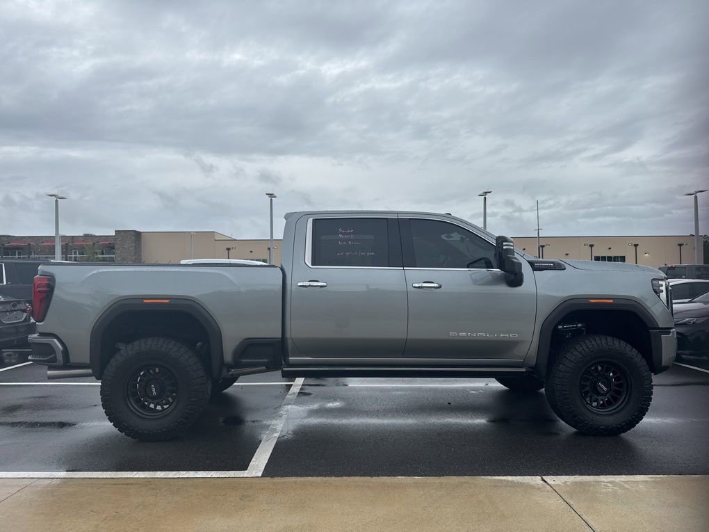 Used 2025 GMC Sierra 2500 Denali Ultimate image 2