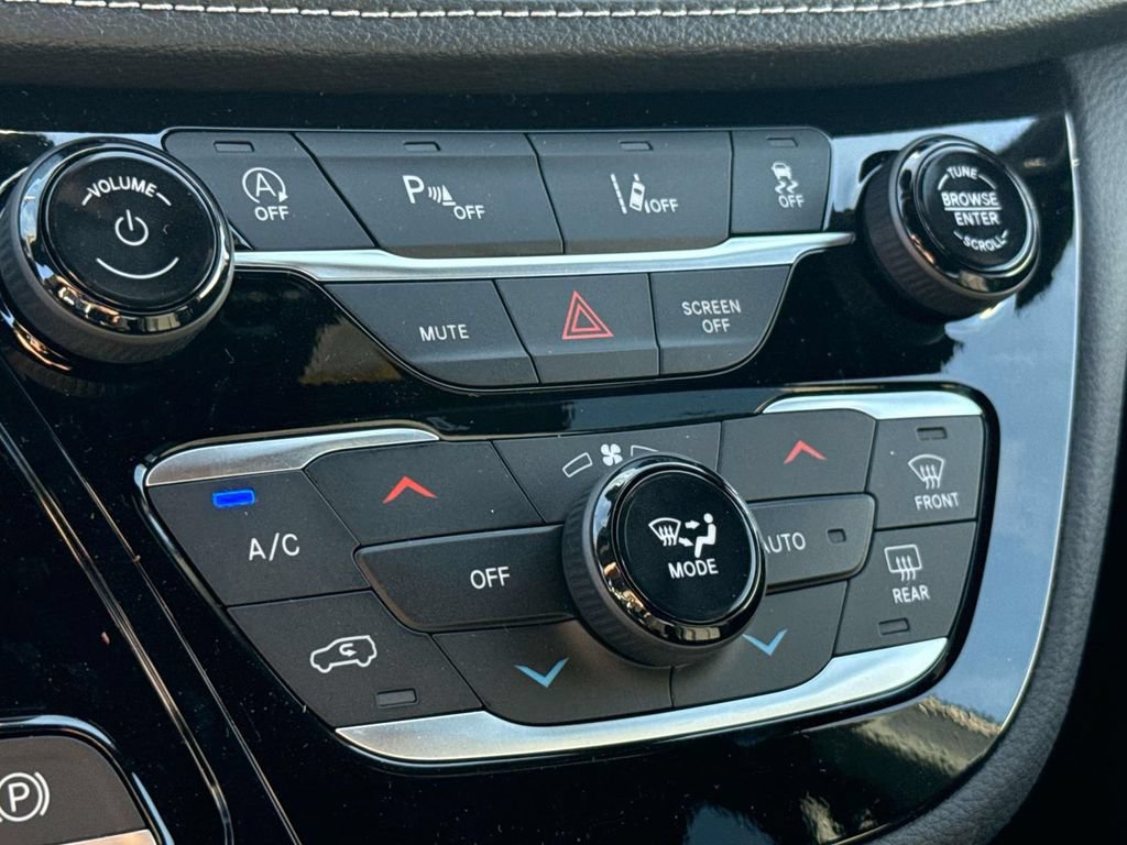 New 2026 Chrysler Pacifica Select FWD image 26