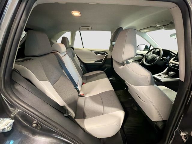 Used 2021 Toyota RAV4 XLE image 23