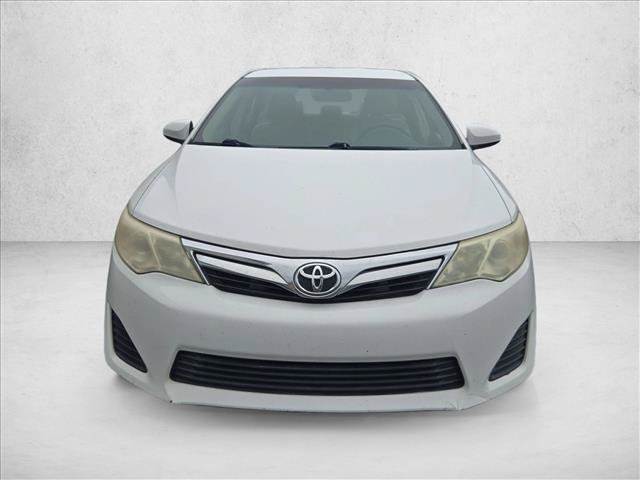 Used 2014 Toyota Camry LE FWD image 2