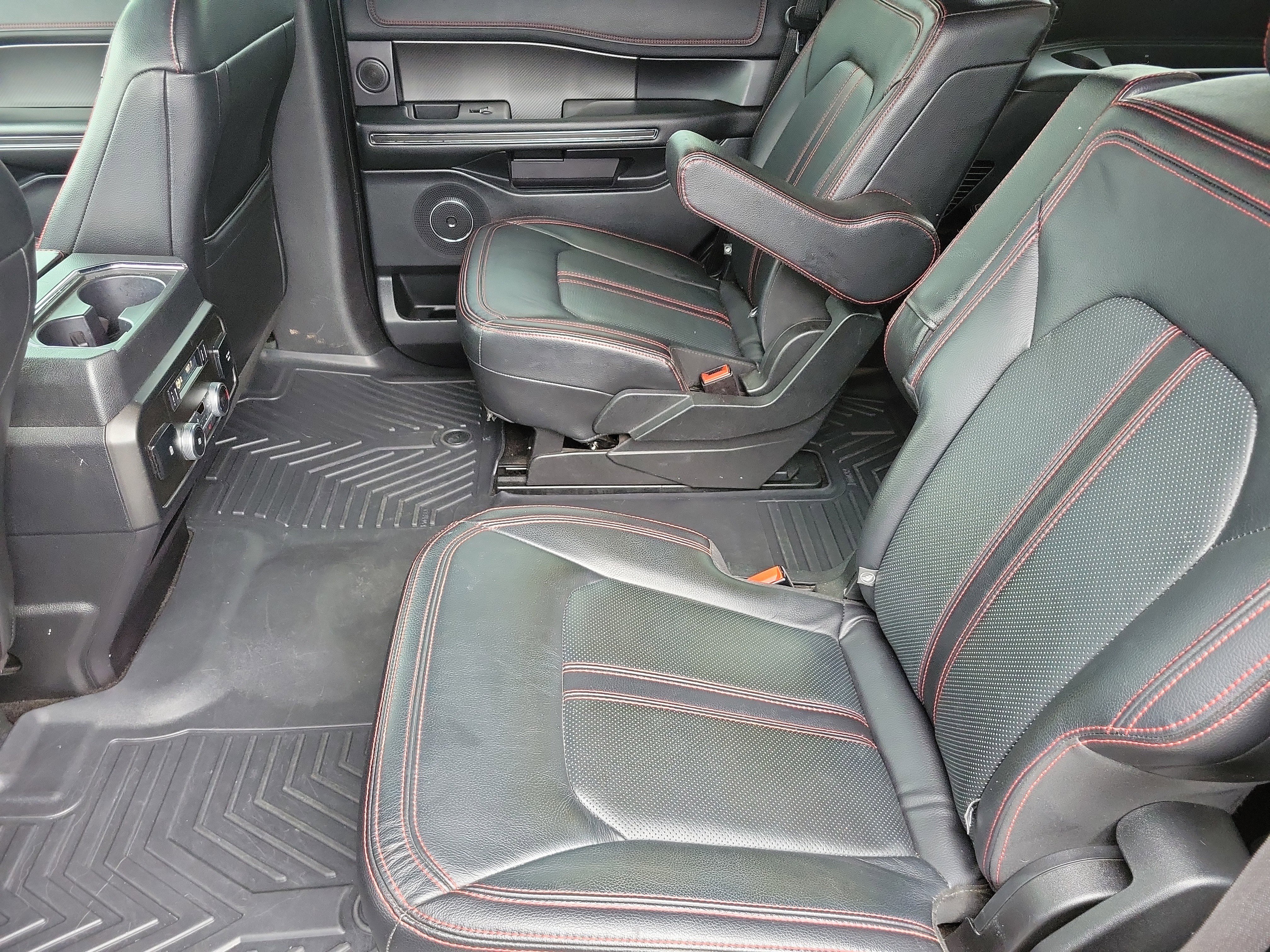 Used 2019 Ford Expedition Limited w/ Equipment Group 303A RWD image 12