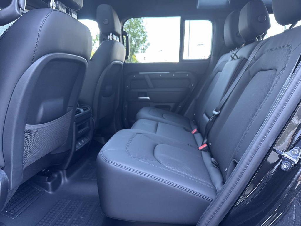 New 2026 Land Rover Defender 110 X-Dynamic SE AWD/4WD image 13