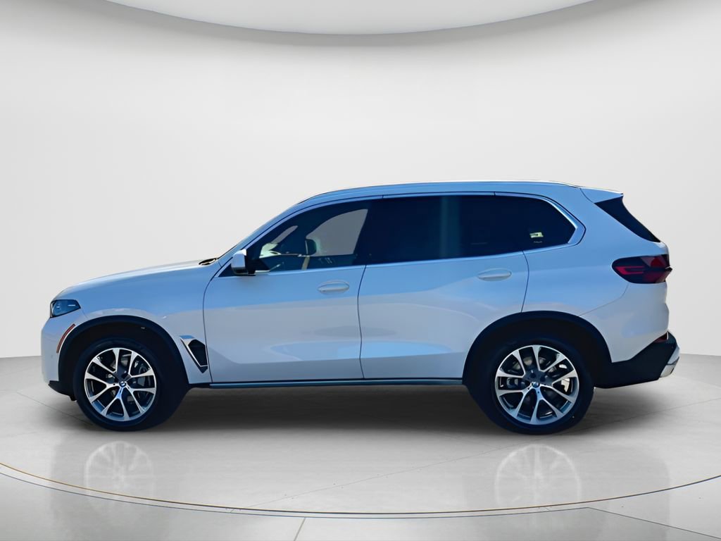 New 2026 BMW X5 xDrive40i w/ Parking Assistance Package image 5