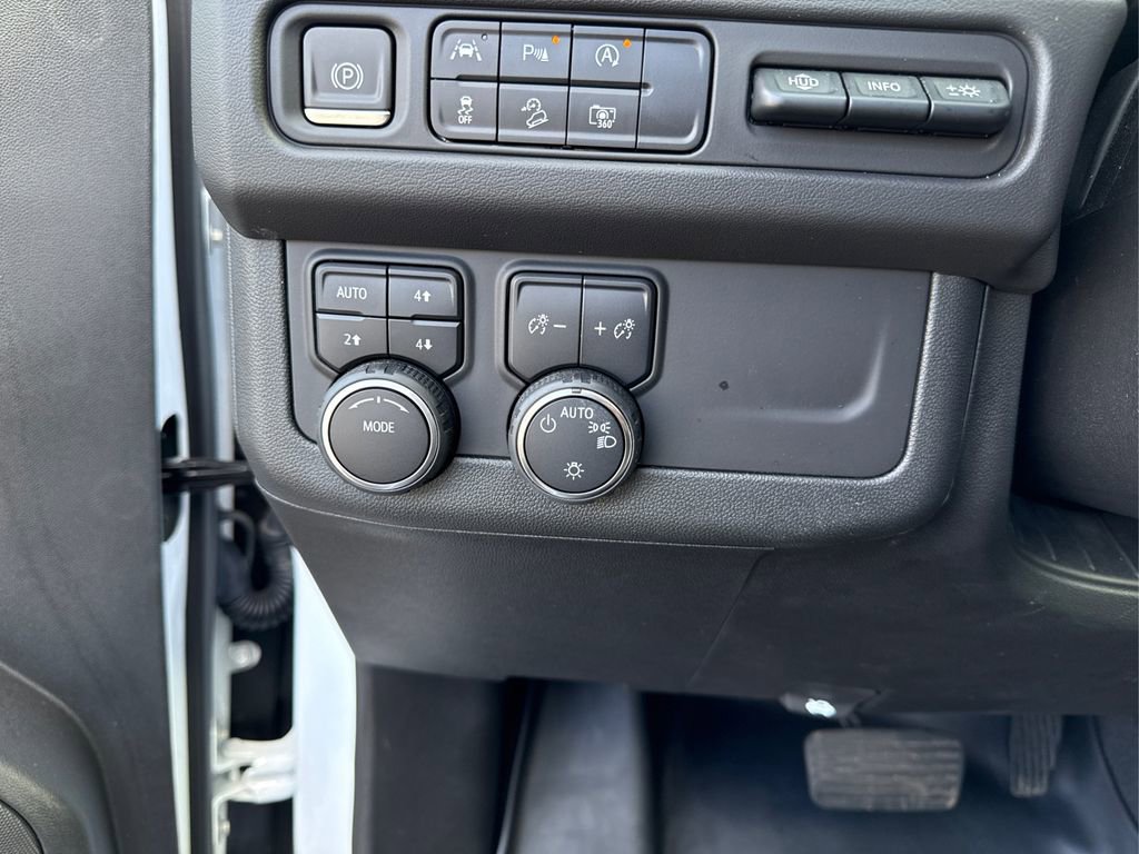 Used 2023 Chevrolet Tahoe High Country image 28