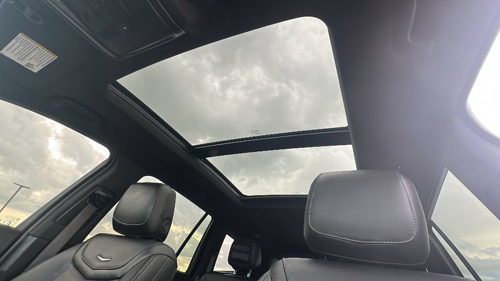 Used 2024 Cadillac XT6 Premium Luxury w/ Technology Package FWD image 5