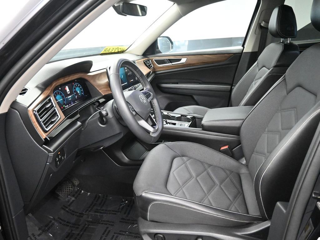 Used 2024 Volkswagen Atlas SE image 16