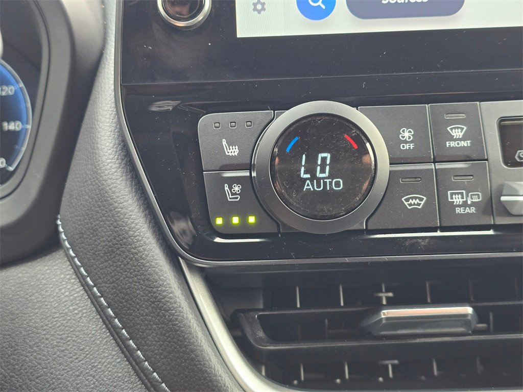Used 2025 Toyota Grand Highlander AWD image 20