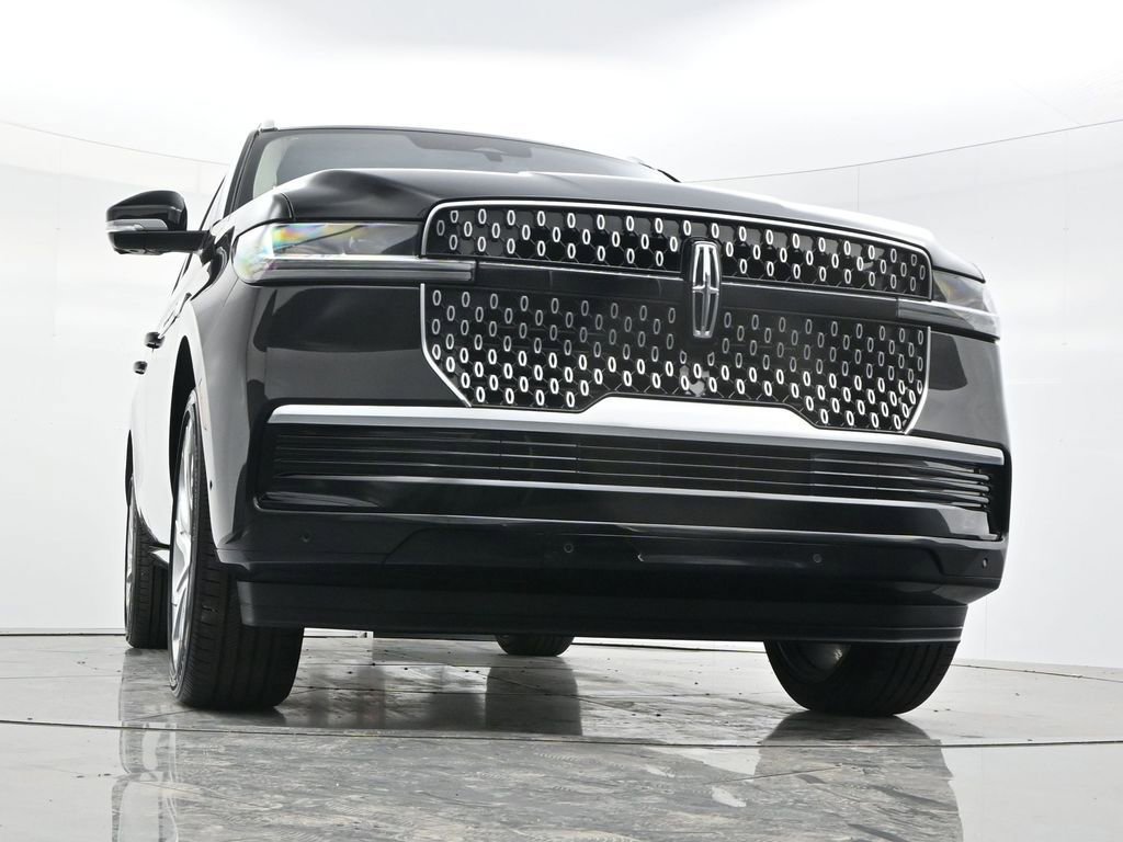 Used 2025 Lincoln Navigator Reserve image 53