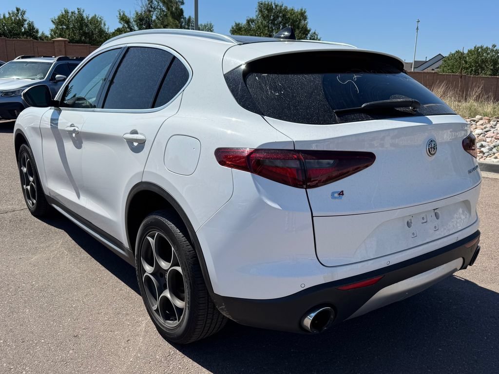 Used 2018 Alfa Romeo Stelvio Ti AWD/4WD image 4
