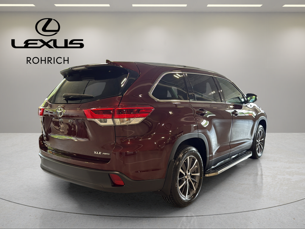 Used 2019 Toyota Highlander XLE AWD/4WD image 6
