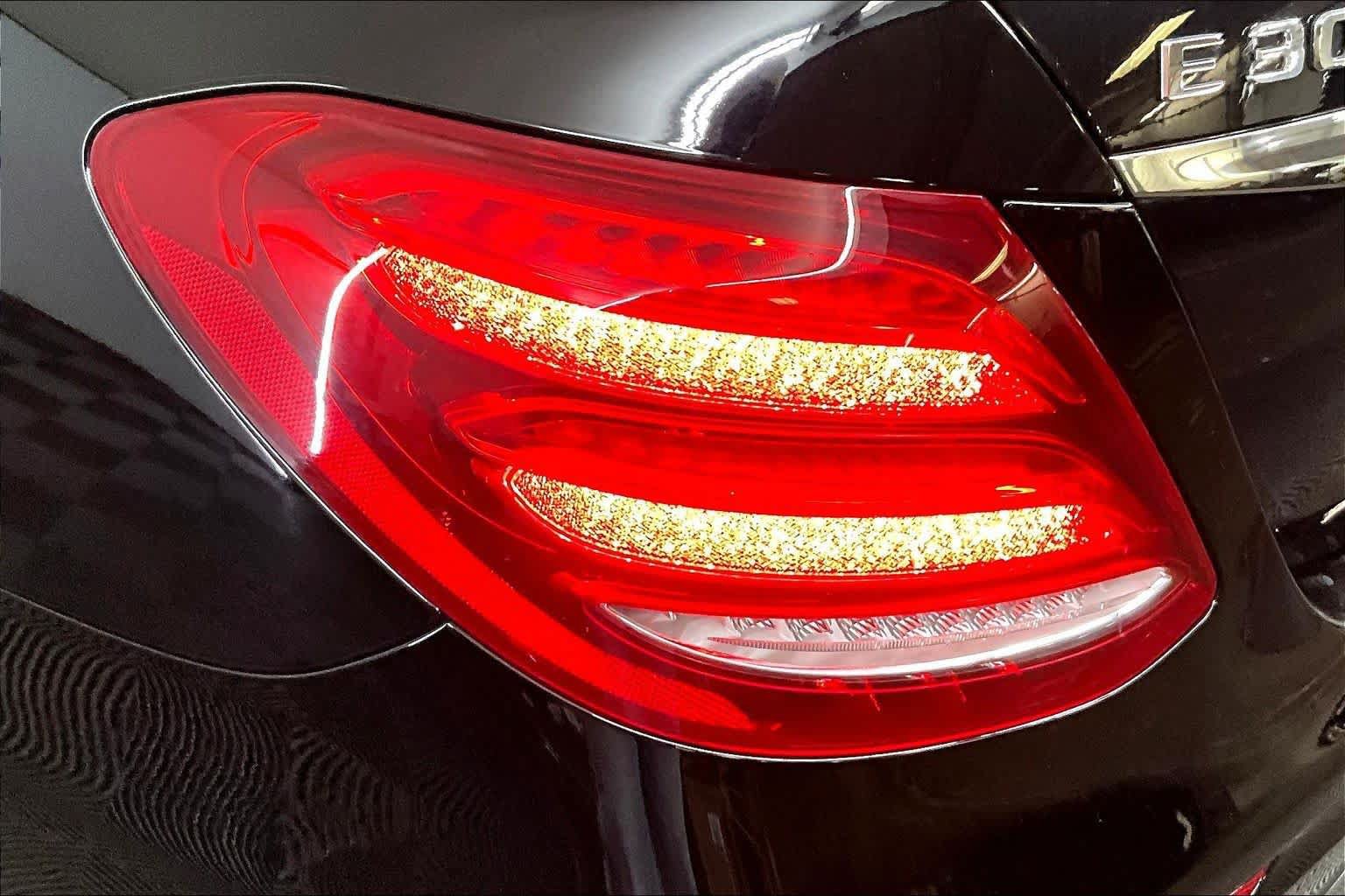 Certified 2018 Mercedes-Benz E 300 4MATIC image 28