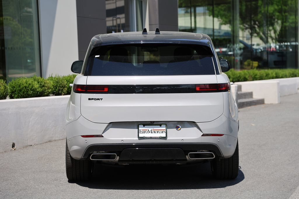 New 2026 Land Rover Range Rover Sport Dynamic SE AWD/4WD image 3