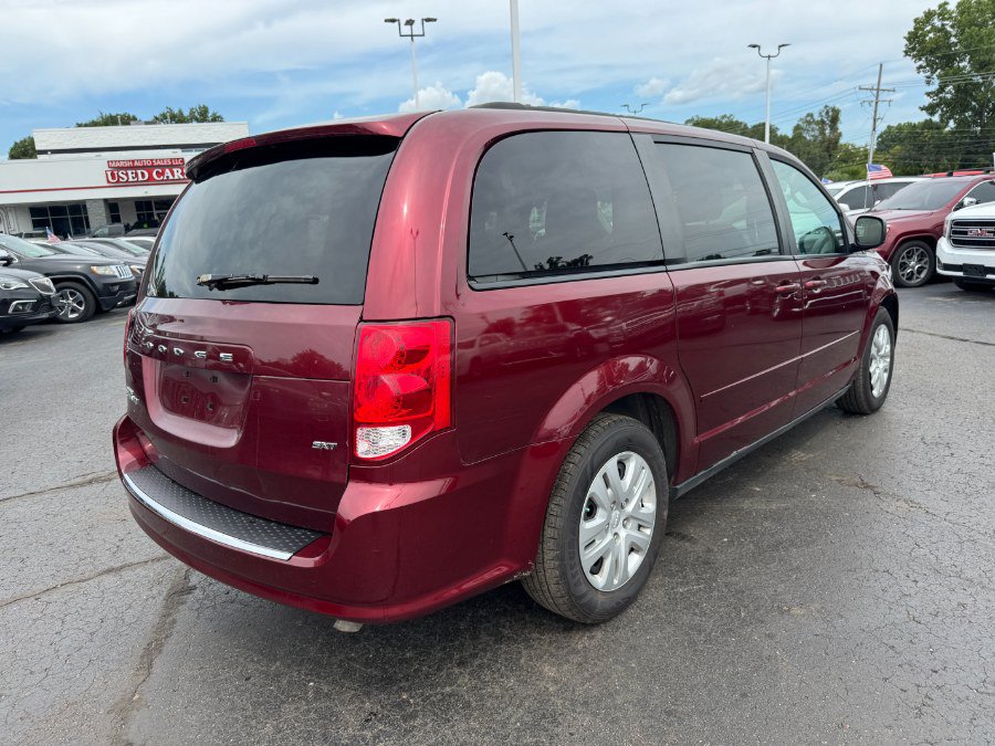 Used 2017 Dodge Grand Caravan SXT w/ Quick Order Package 29G SXT FWD image 5