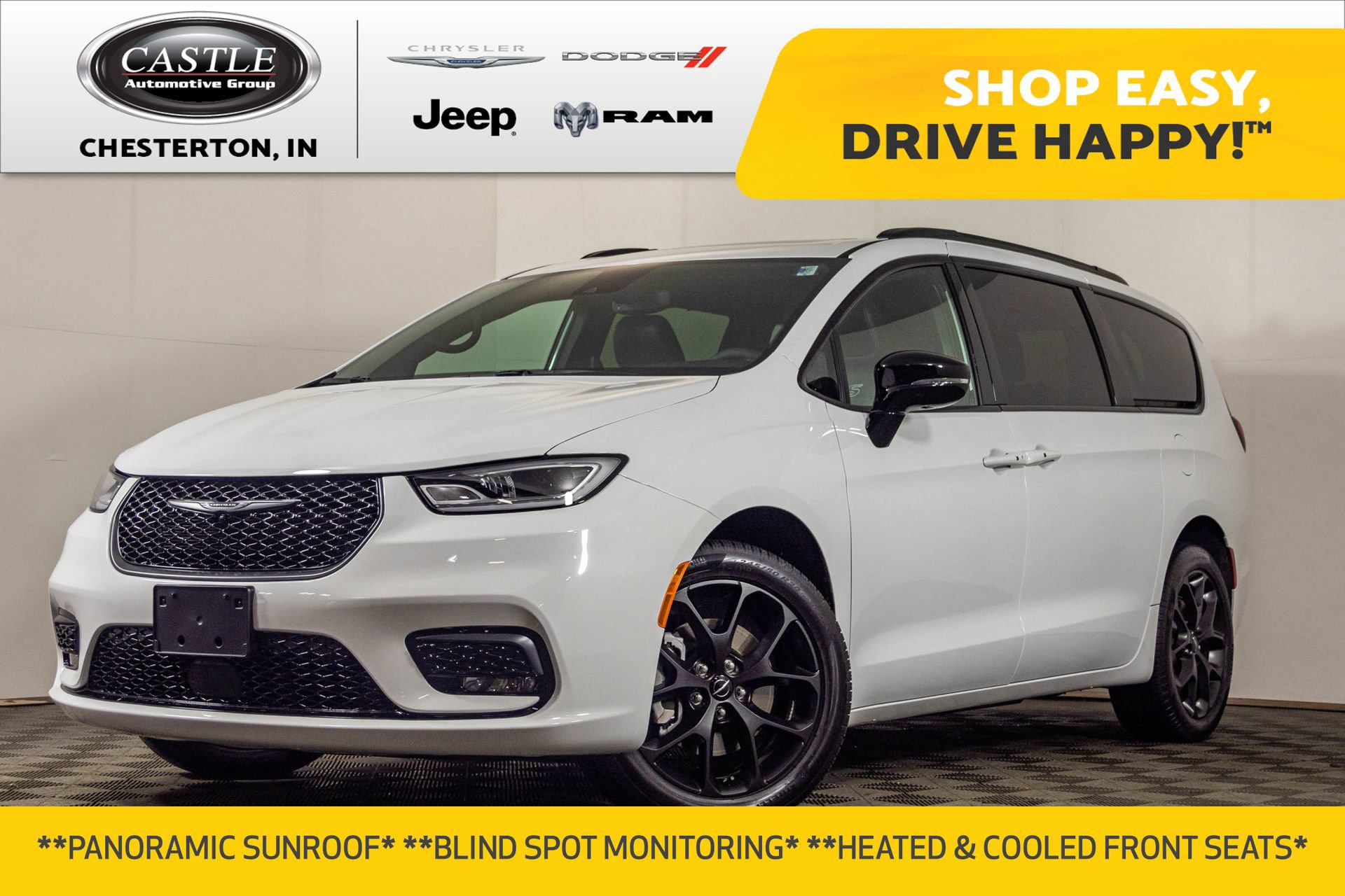 Used 2023 Chrysler Pacifica Limited w/ Uconnect Theater Family Group