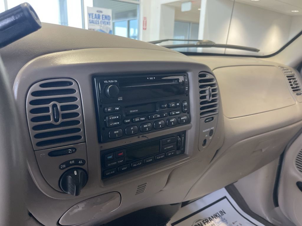 Used 2003 Ford F150 Lariat image 16