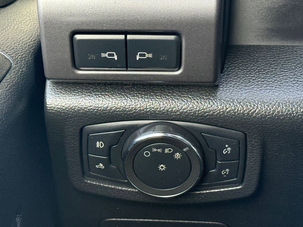 Used 2017 Ford F150 XLT w/ Equipment Group 302A Luxury AWD/4WD image 19