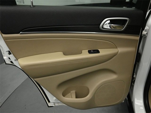 Used 2019 Jeep Grand Cherokee Limited image 24