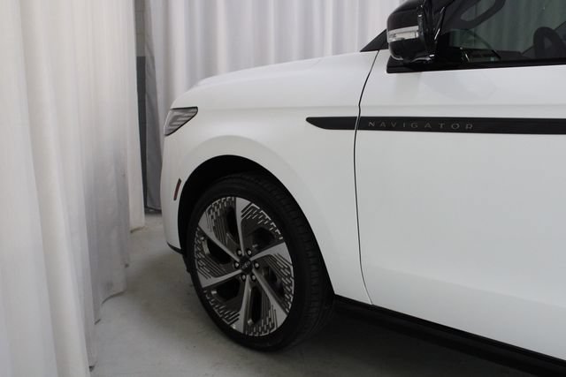 New 2027 Lincoln Navigator L Black Label w/ Black Label Special Edition AWD/4WD image 31