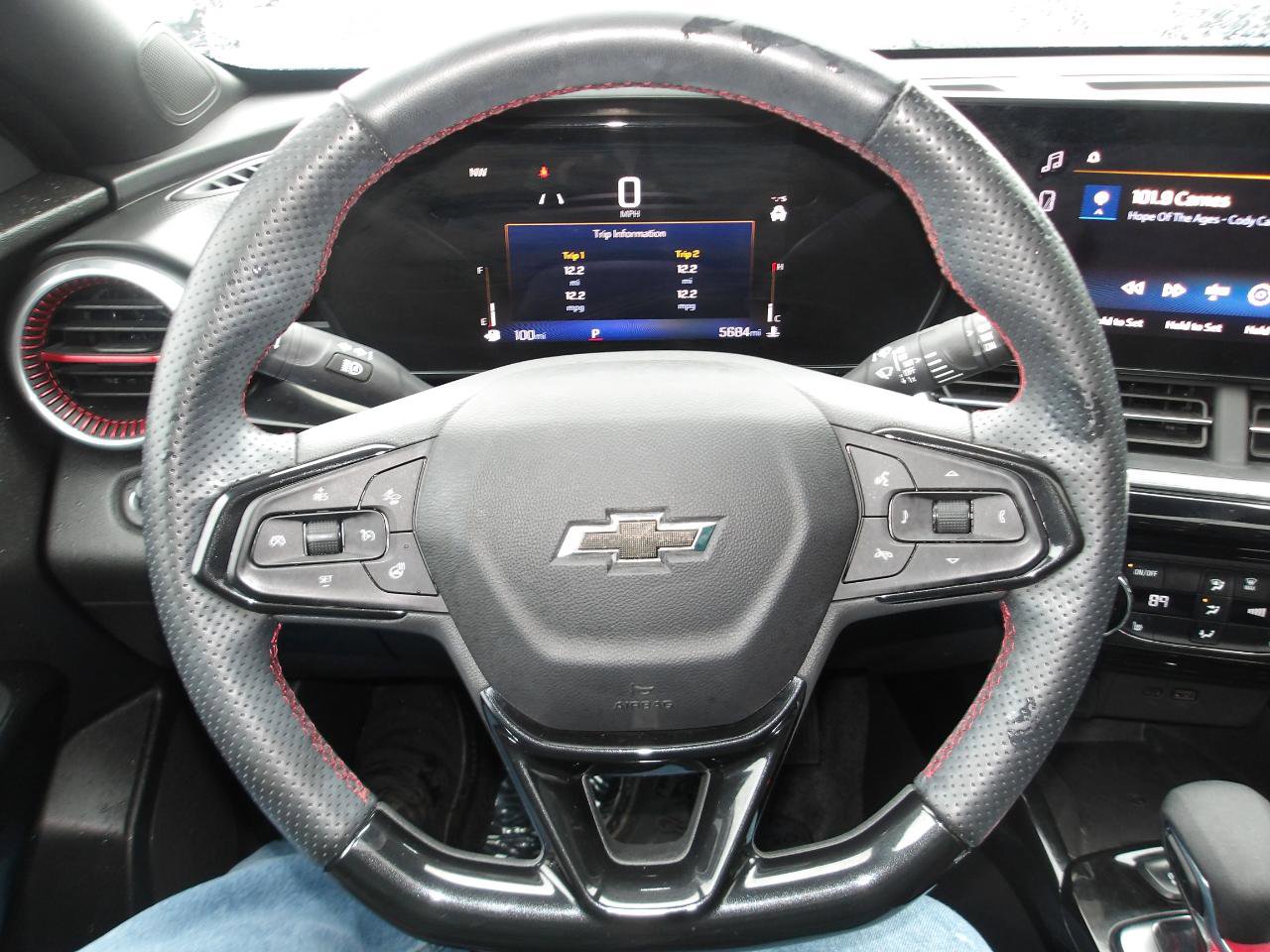 Used 2024 Chevrolet Trax RS w/ Sunroof Package FWD image 15