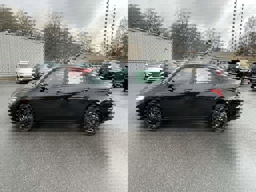 New 2026 Hyundai Elantra Sport image 2