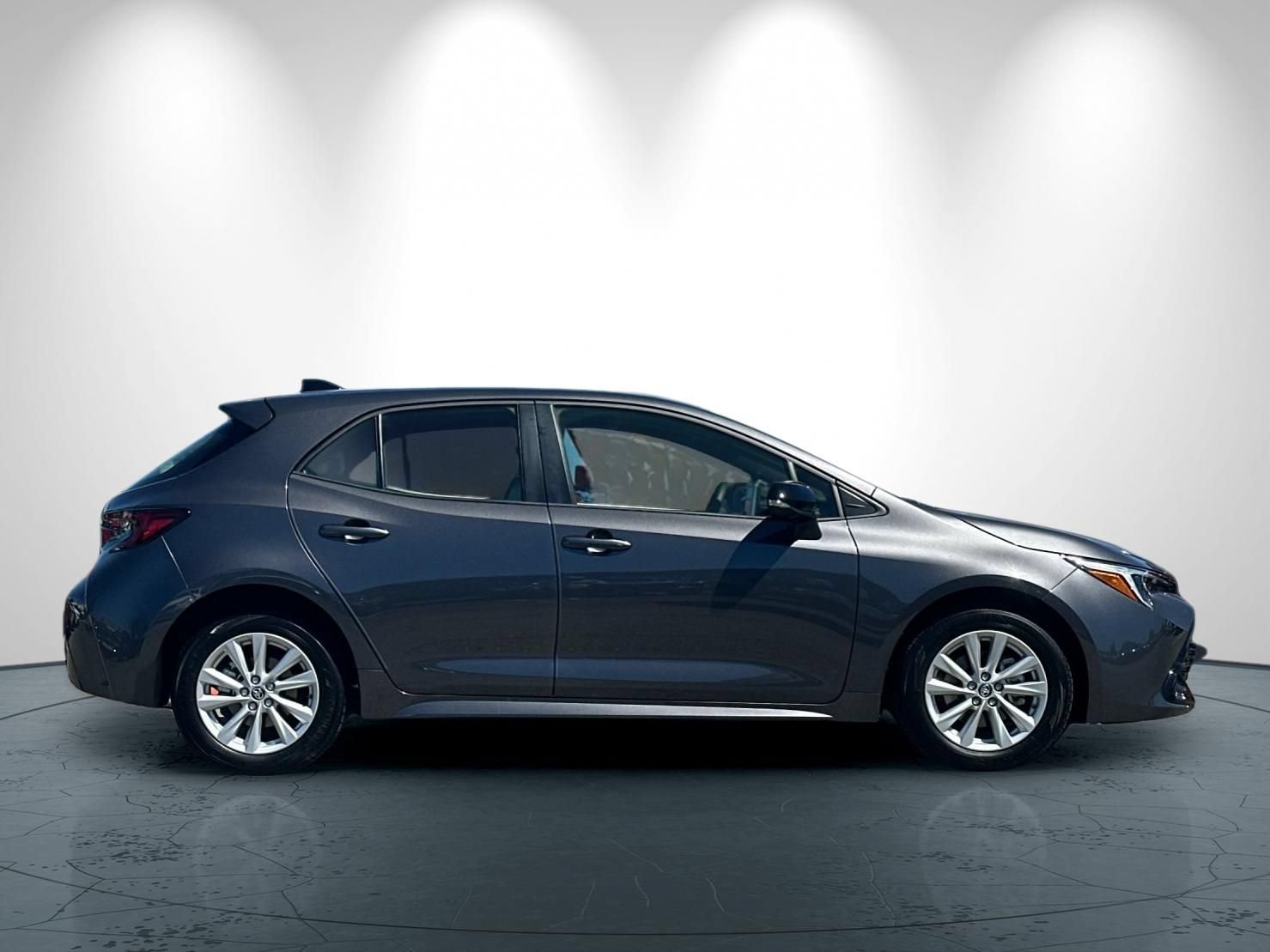 Used 2026 Toyota Corolla SE FWD image 3