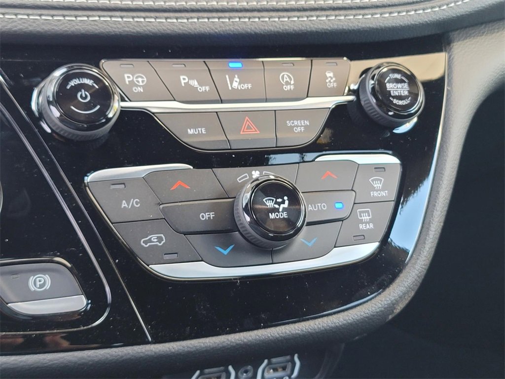 New 2025 Chrysler Pacifica Select image 29