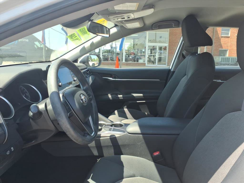 Used 2022 Toyota Camry LE FWD image 7