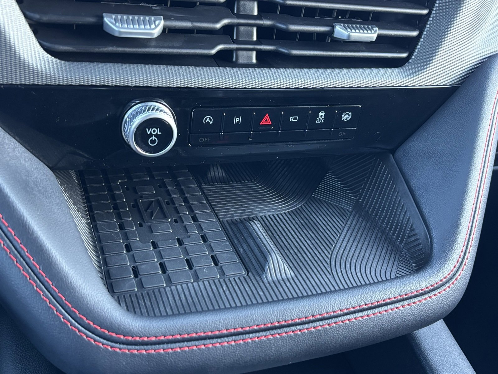 Used 2025 Ford Explorer ST-Line w/ Premium Package image 6