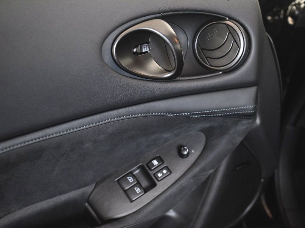 Used 2025 Nissan Z Performance w/ Floor Mat Package image 10