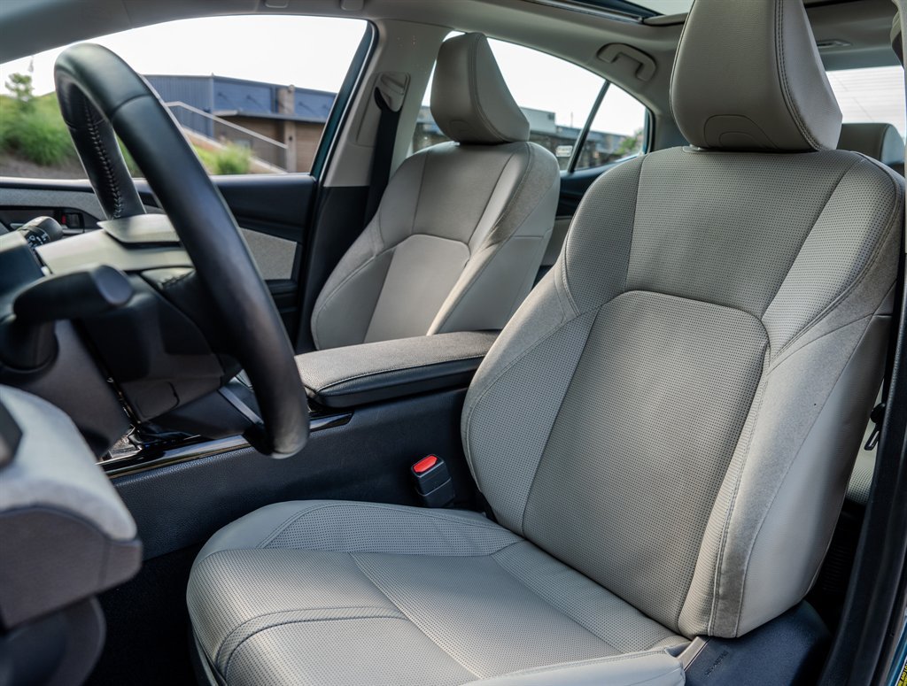 Used 2025 Toyota Camry XLE w/ Premium Plus Package FWD image 27