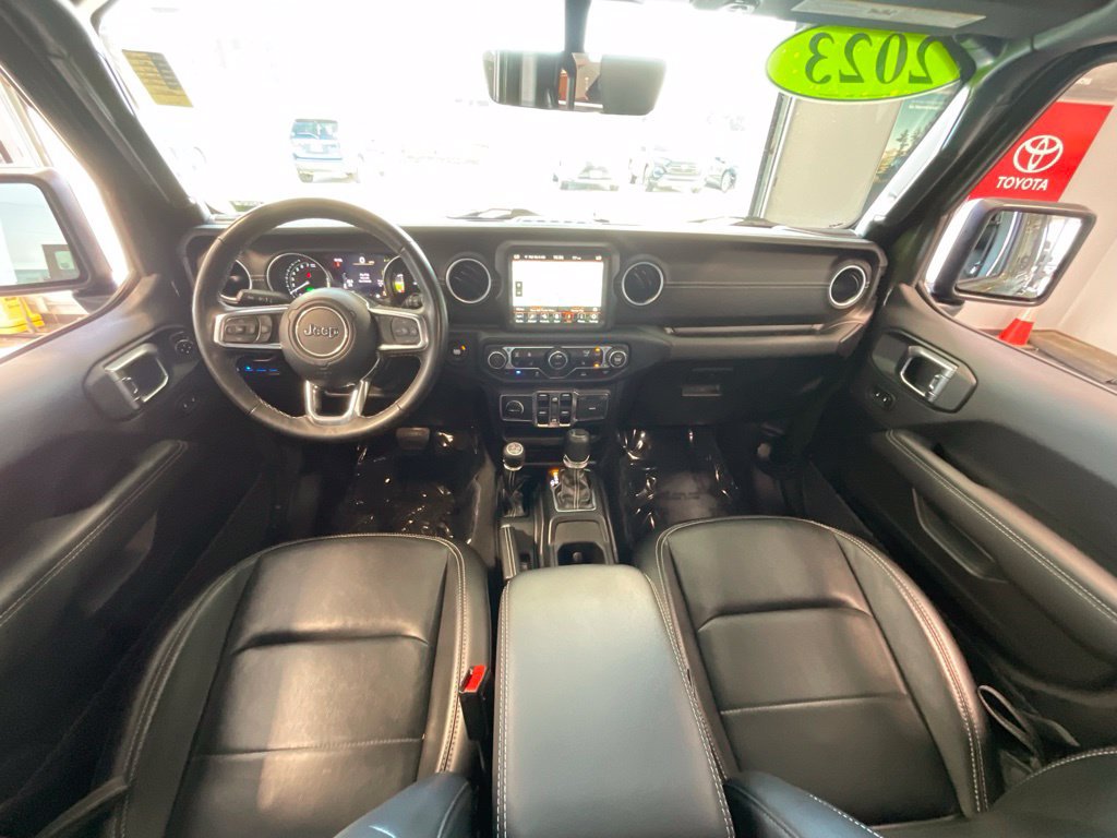 Used 2023 Jeep Wrangler Unlimited Sahara w/ Cold Weather Group AWD/4WD image 7