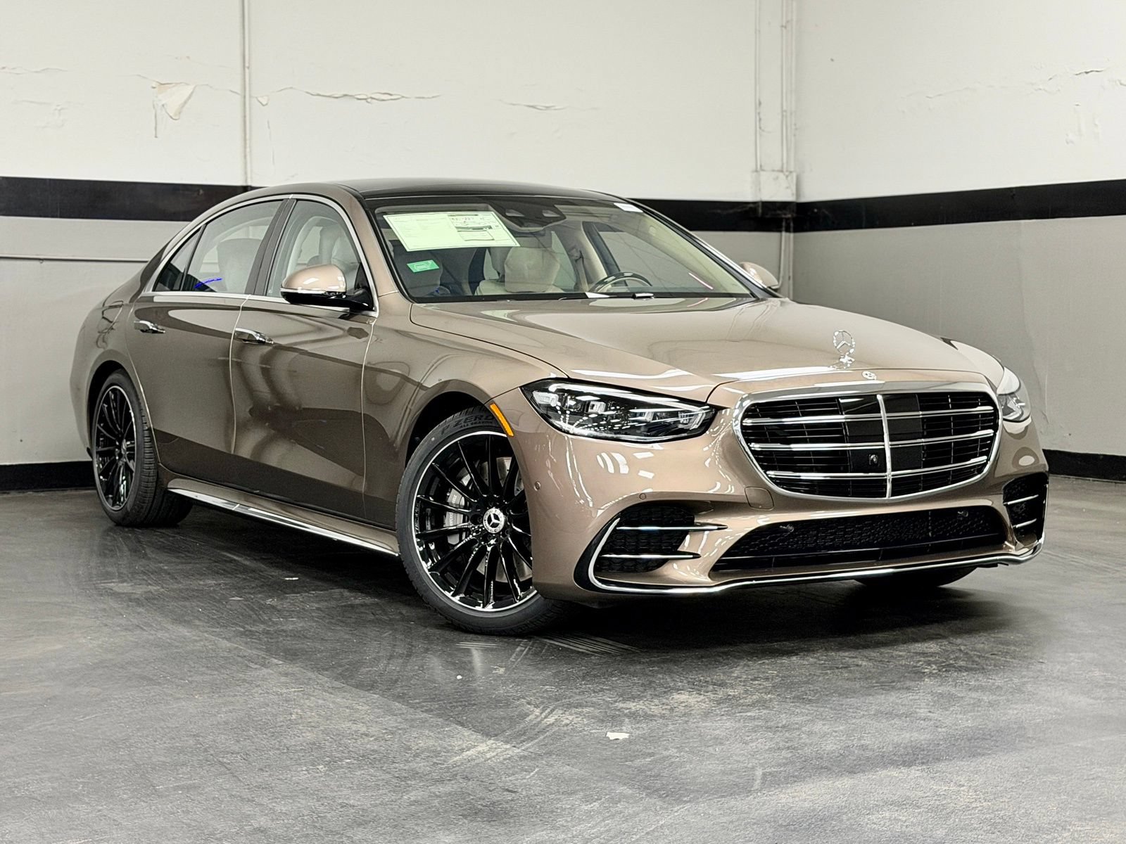New 2026 Mercedes-Benz S 580e 4MATIC Sedan image 2