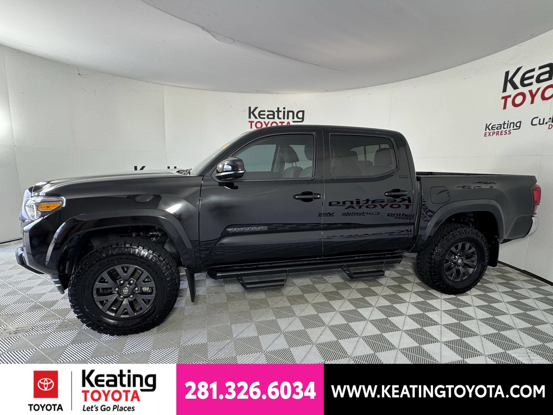 Used 2023 Toyota Tacoma SR5 RWD image 8