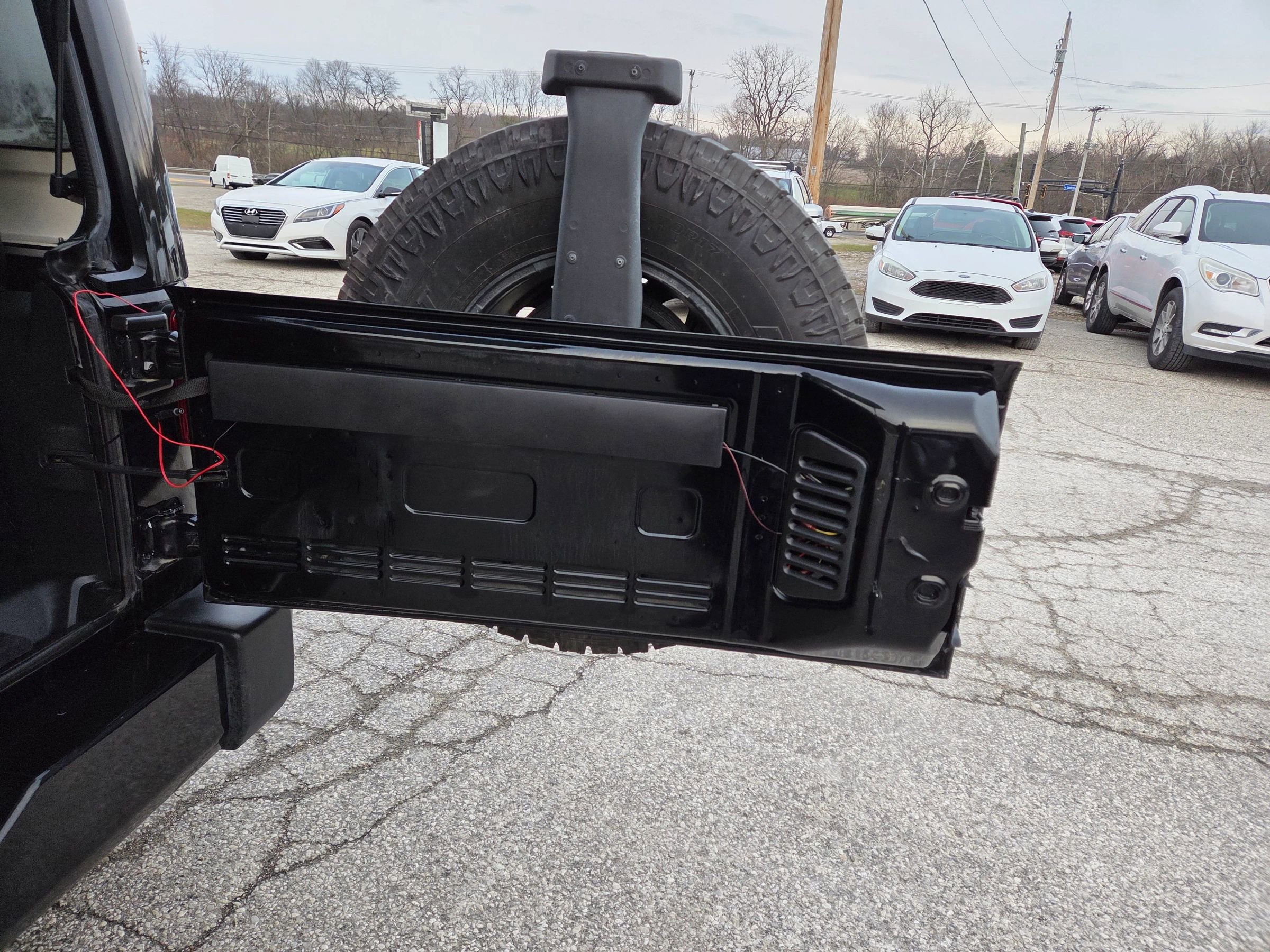 Used 2016 Jeep Wrangler Sahara image 20