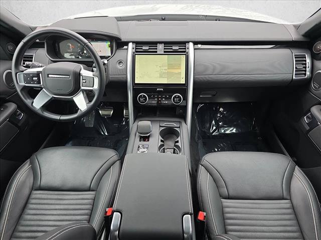 Certified 2023 Land Rover Discovery Metropolitan Edition AWD/4WD image 9