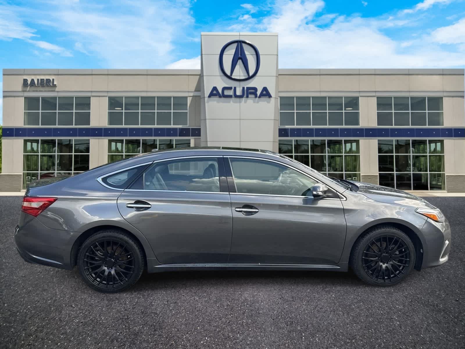 Used 2016 Toyota Avalon Touring FWD image 6