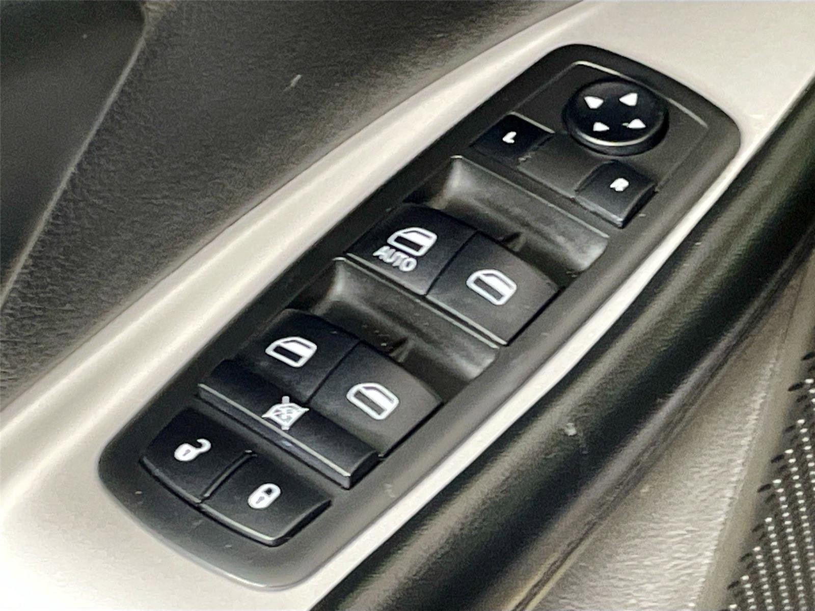 Used 2019 Dodge Journey SE w/ Premium Group FWD image 19