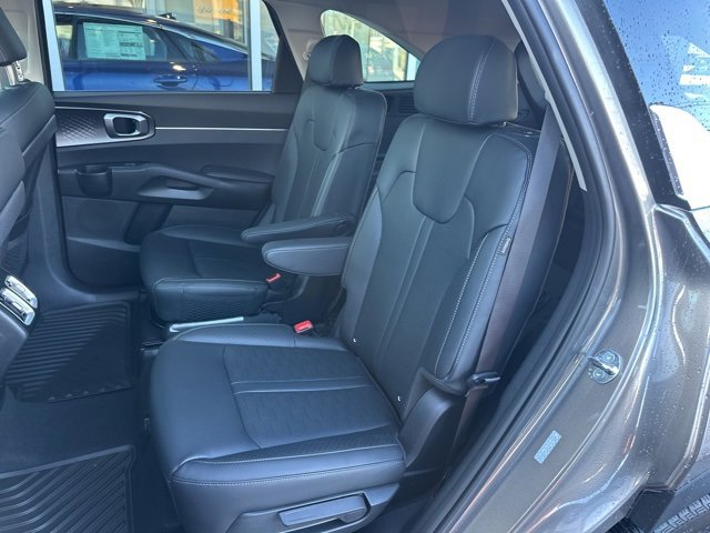Used 2025 Kia Sorento EX w/ EX Panoramic Sunroof Package image 52