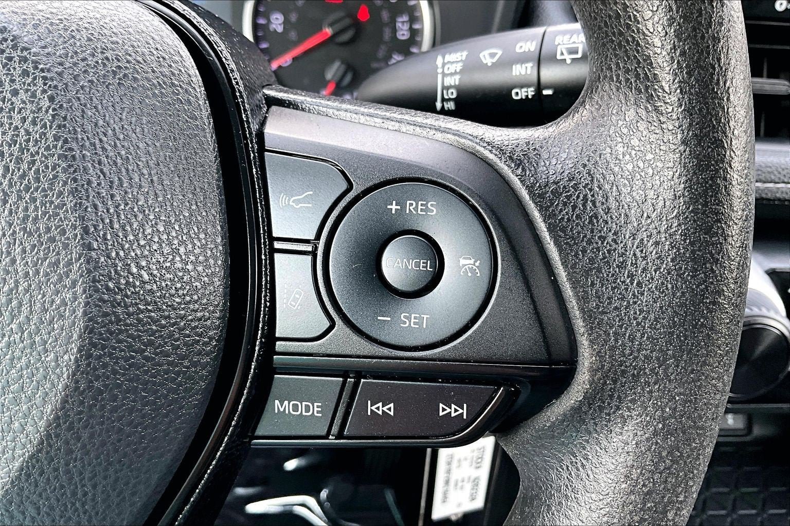 Used 2021 Toyota RAV4 LE FWD image 18
