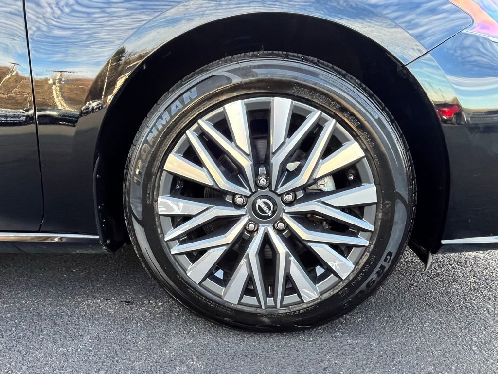 Used 2024 Nissan Altima 2.5 SV image 9