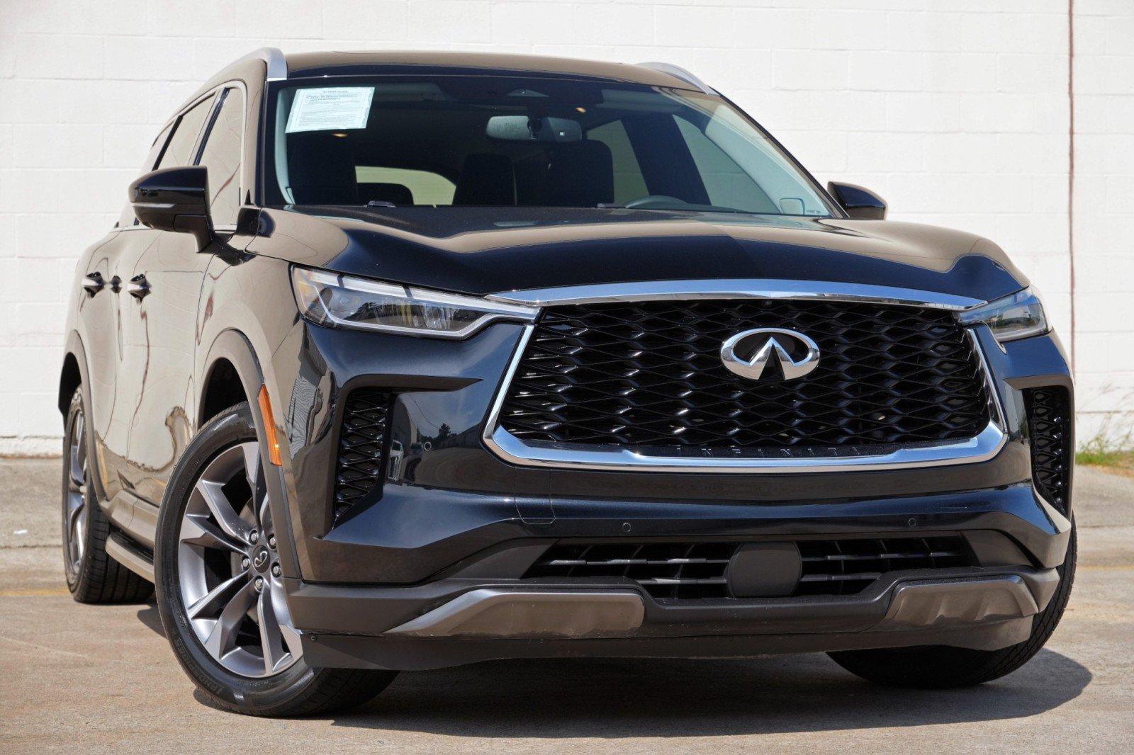 Used 2022 INFINITI QX60 Luxe w/ Performance Audio Package FWD image 2