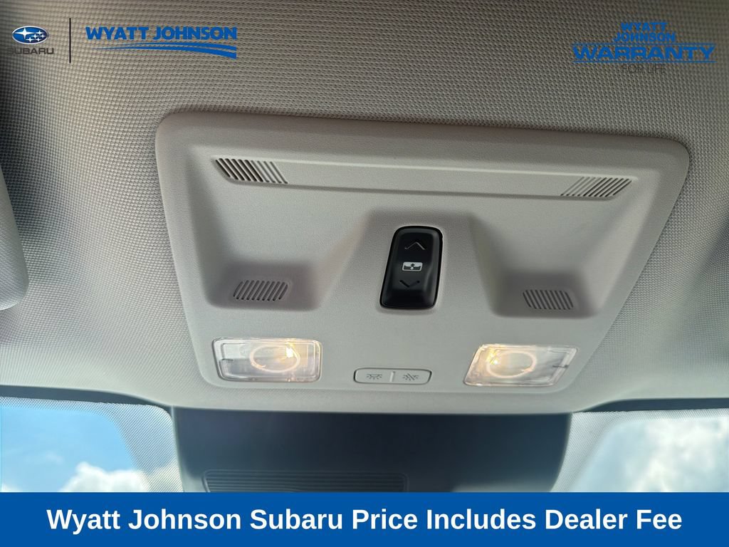 Used 2025 Ford Maverick Lariat w/ Black Appearance Package AWD/4WD image 29